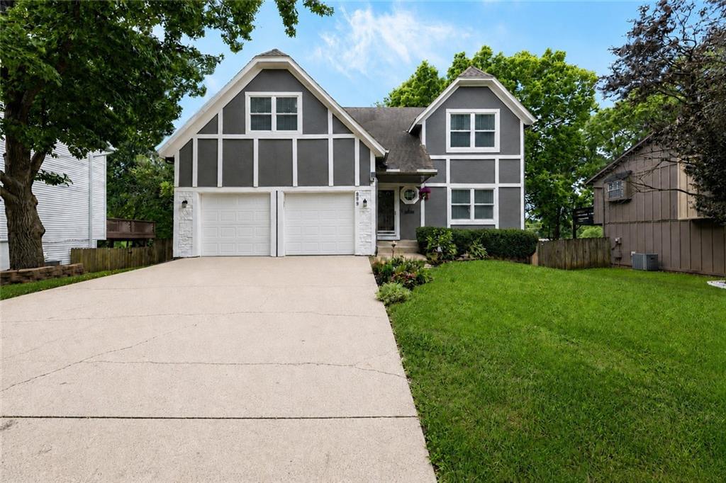 Photo of 909 E Johnston Circle
