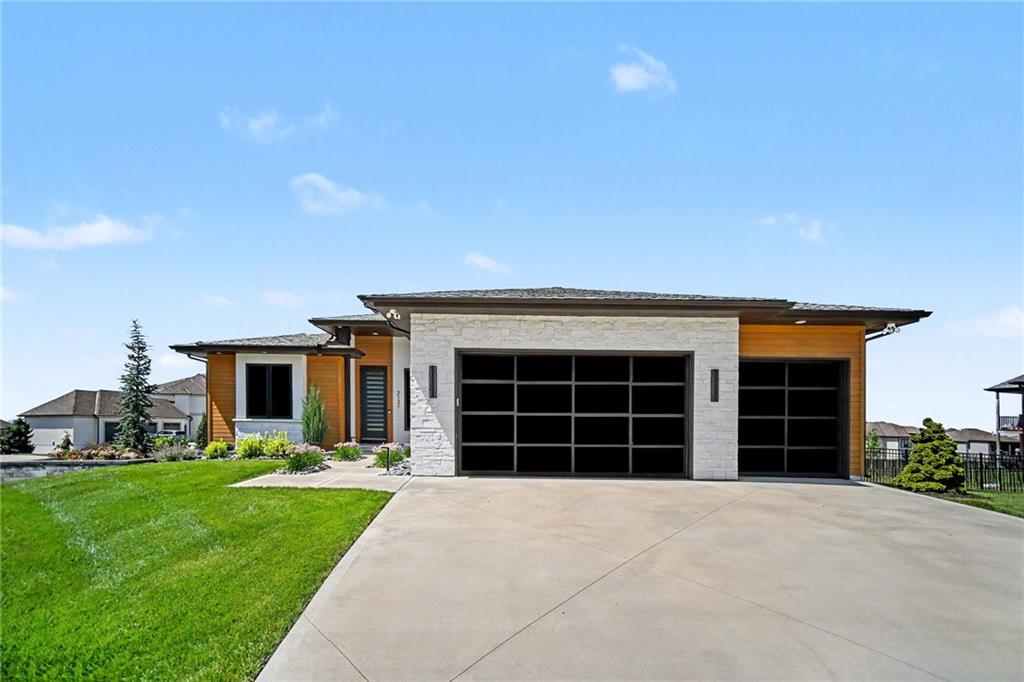 Photo 2 of 2131 NW Palisades Drive