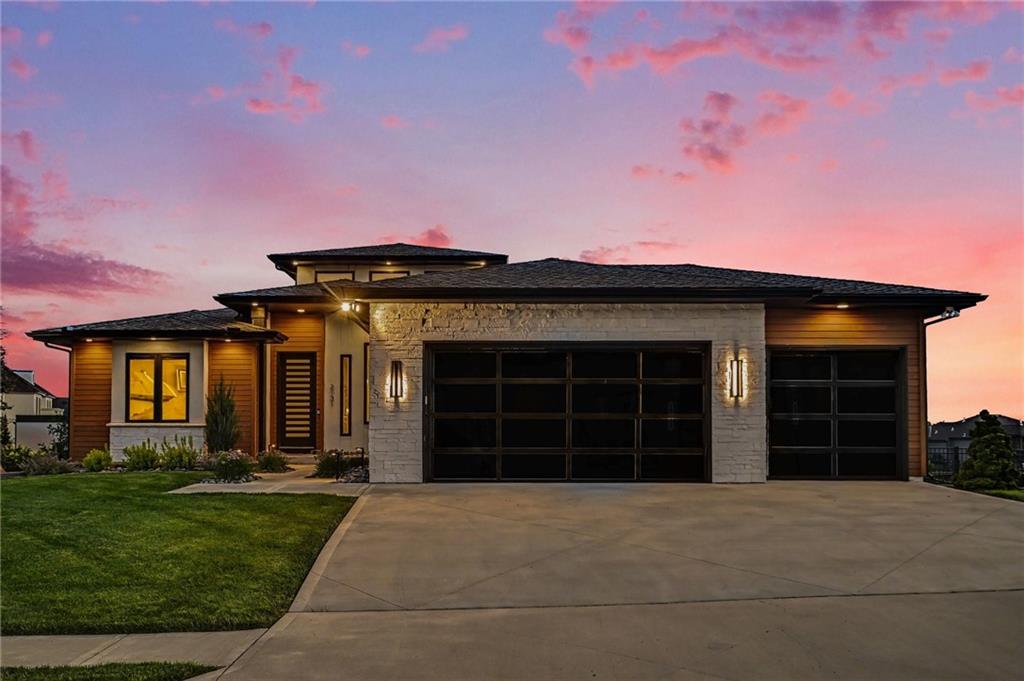 Photo 4 of 2131 NW Palisades Drive