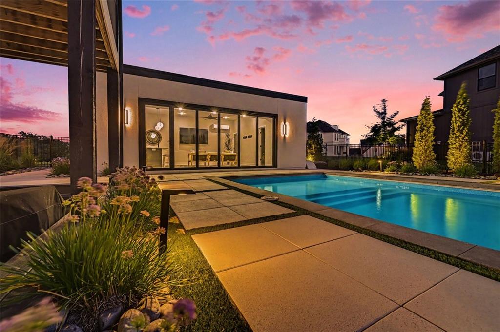 Photo 7 of 2131 NW Palisades Drive