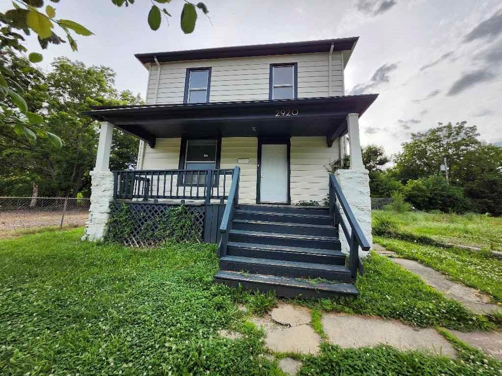 Photo of 2920 Garfield Avenue