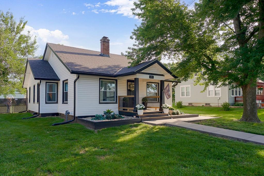 Photo of 411 E Walnut Street