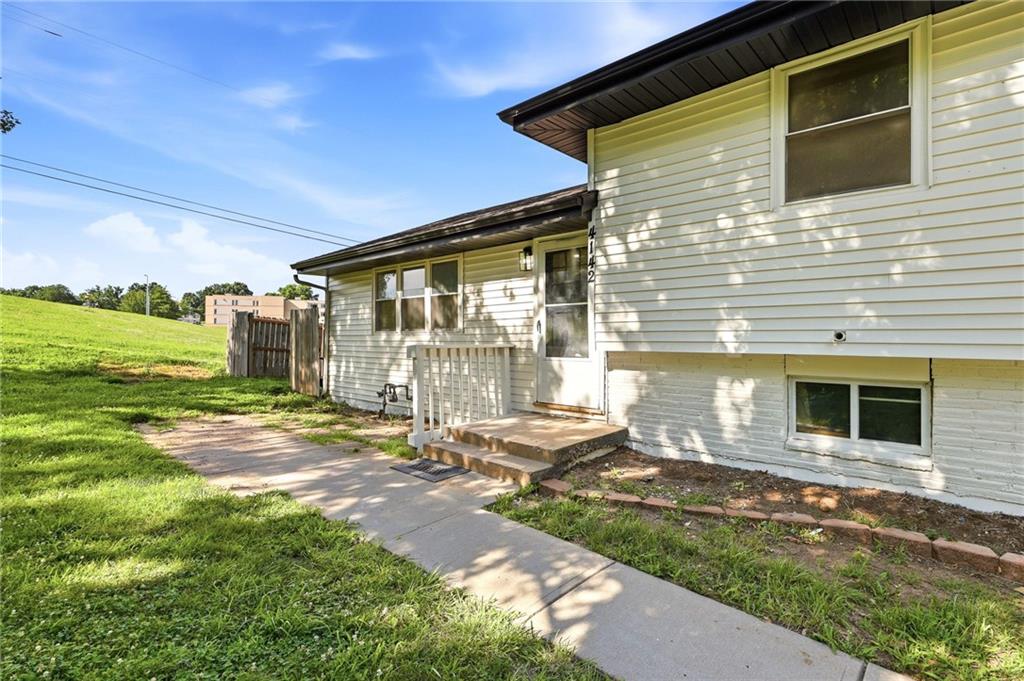 Photo 4 of 4142 N Lister Avenue