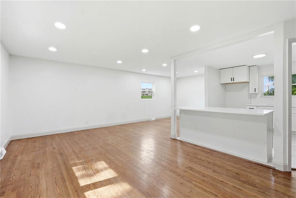 Photo 5 of 4142 N Lister Avenue