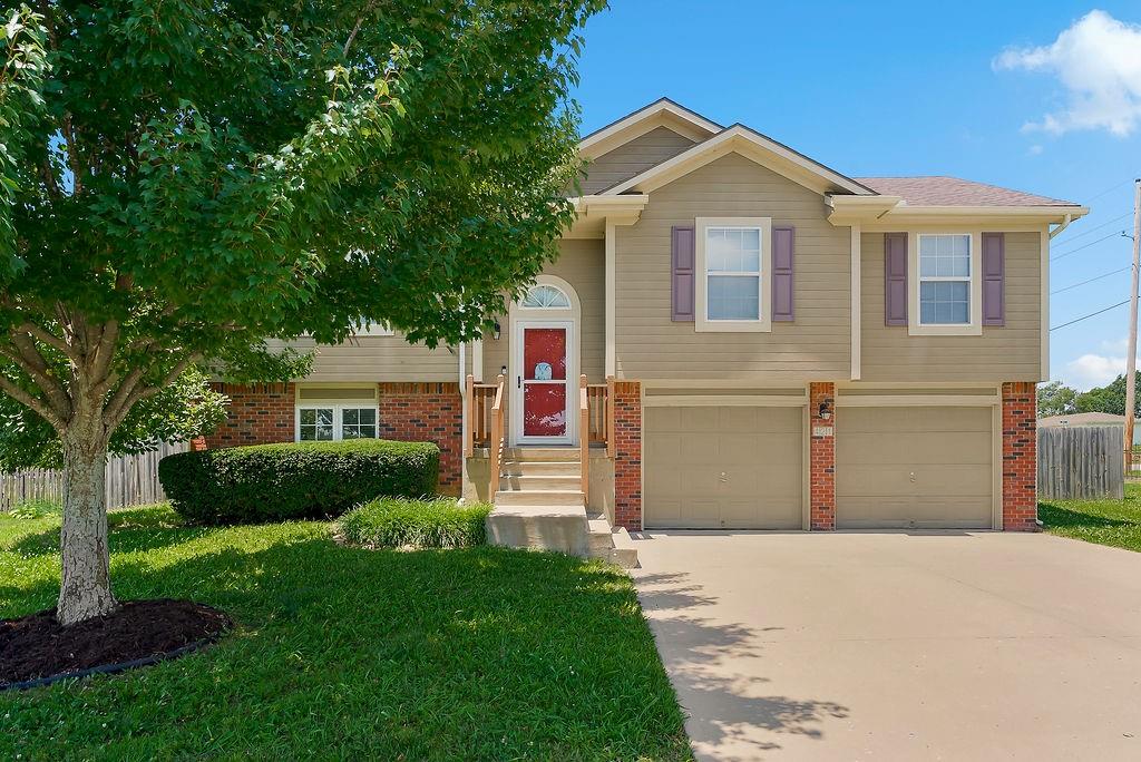 Photo of 421 Golfview Drive