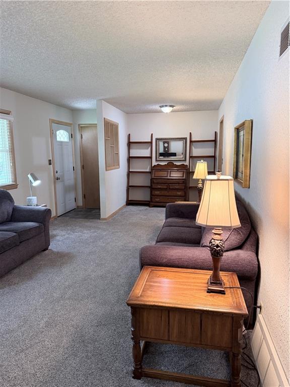 Photo 5 of 1613 N Mccoy Street