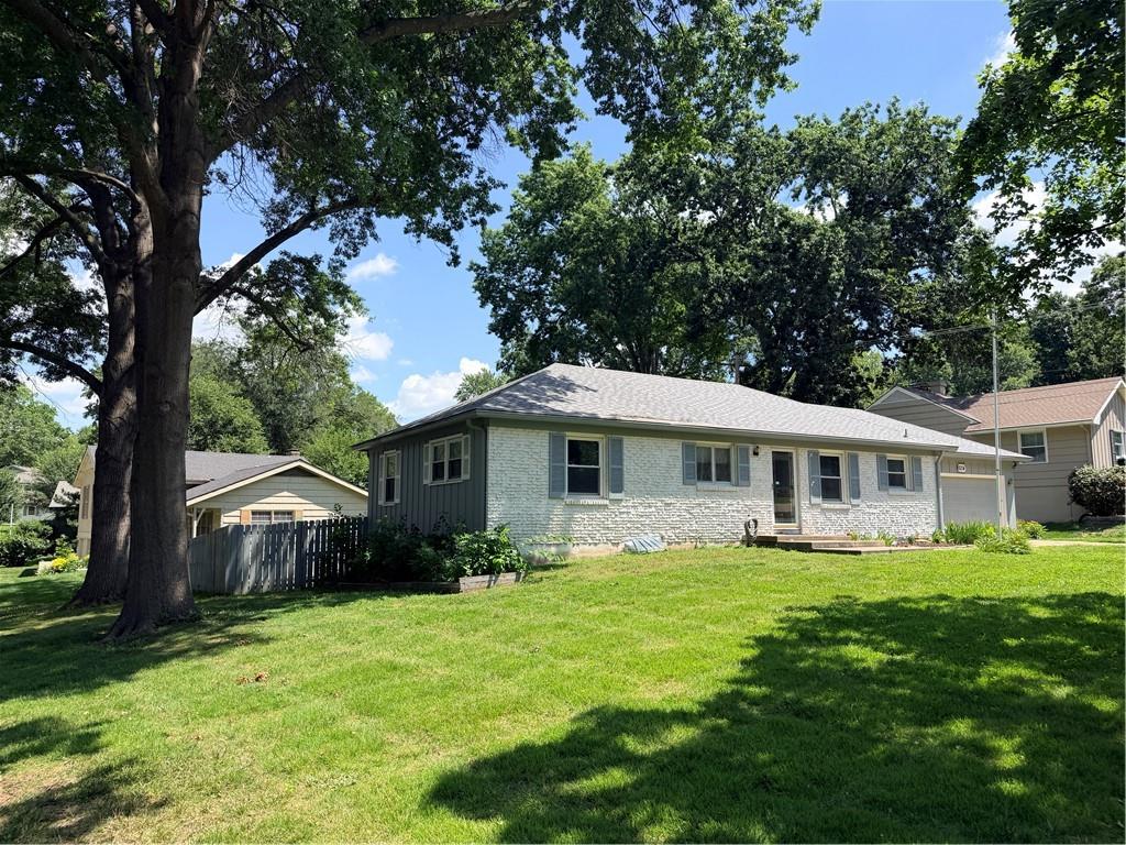 Photo of 6214 W 86TH Street in Overland Park, KS