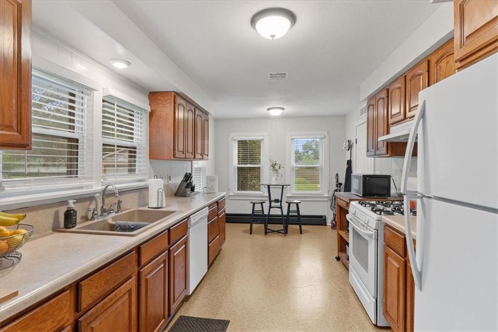 Photo 7 of 340 W 3rd Street