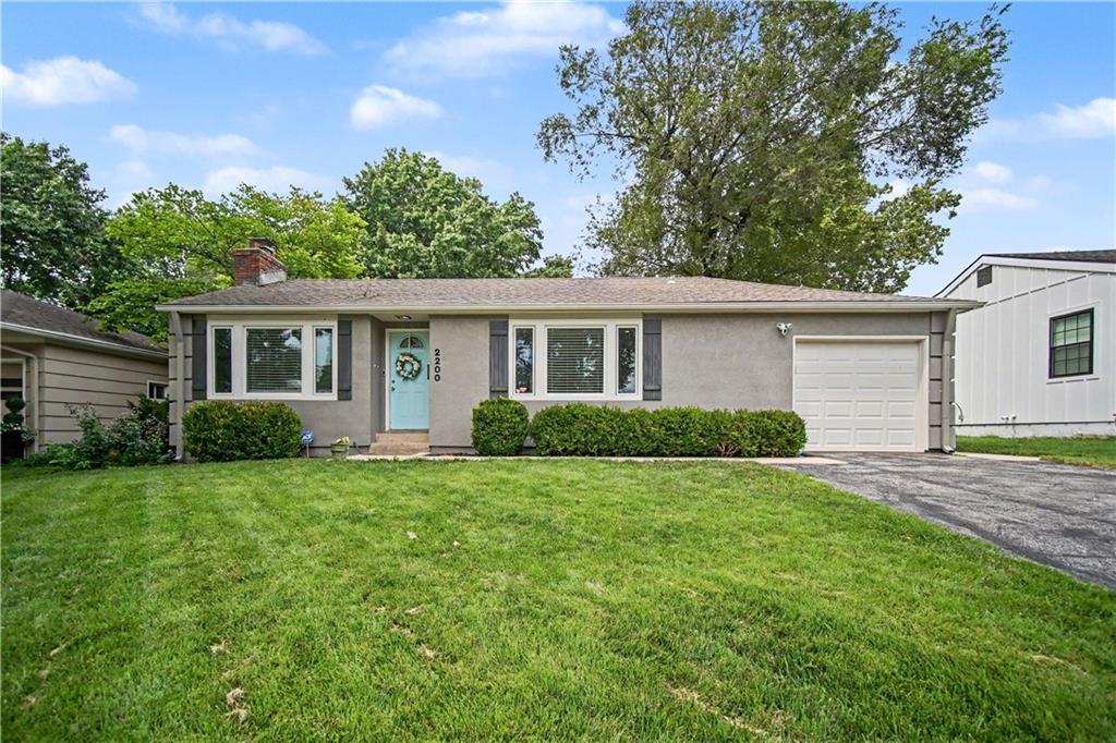 Photo of 2200 W 74th Terrace
