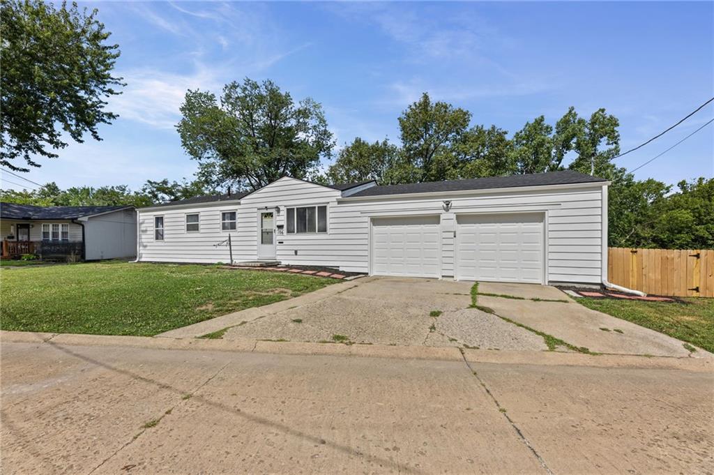 Photo 3 of 106 15th Street