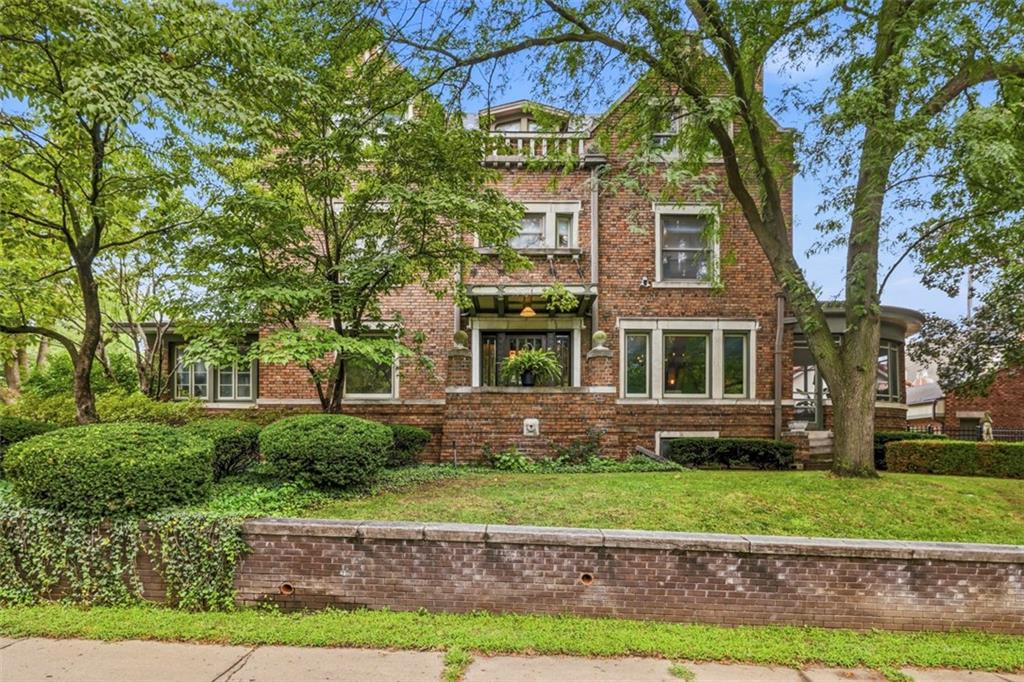 Photo of 3681 Madison Avenue