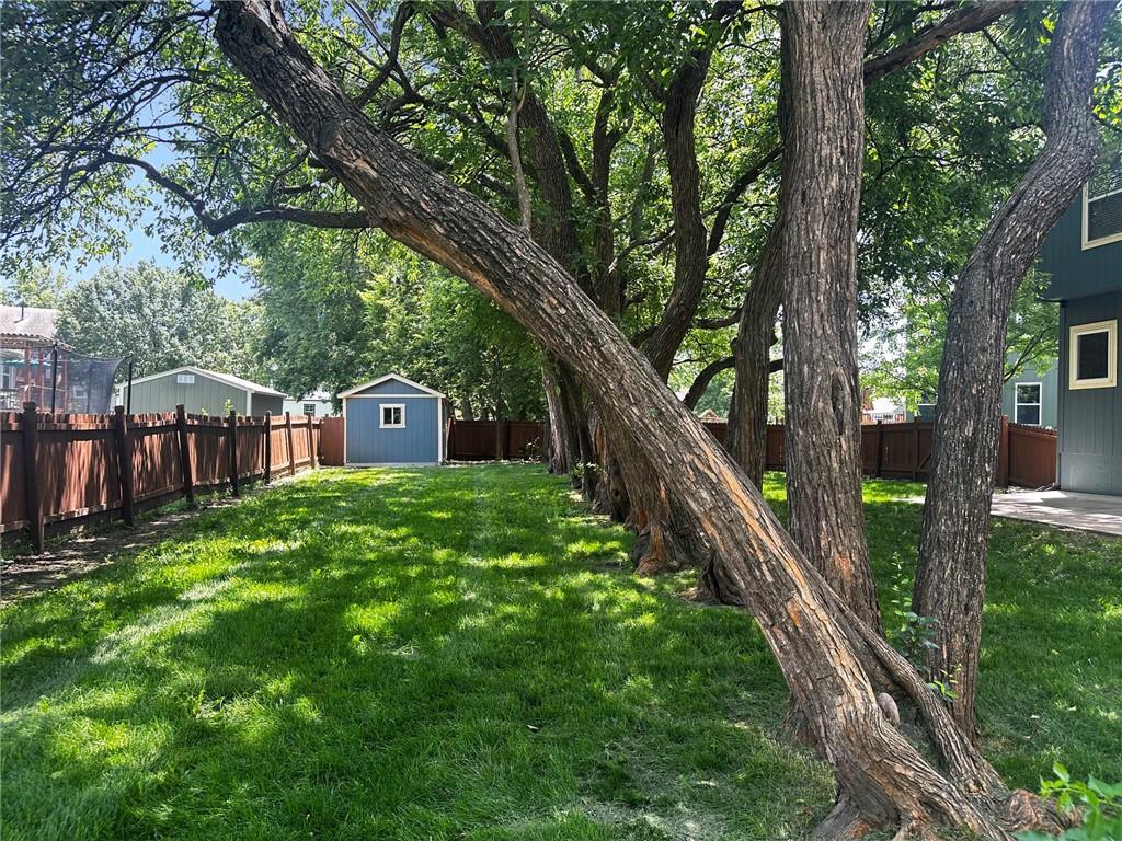 Photo 5 of 725 N Alder Street