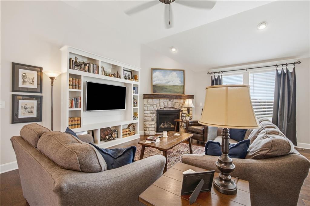 Photo 5 of 16029 Glenview Street