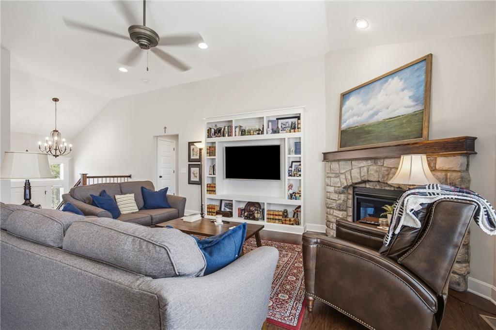 Photo 6 of 16029 Glenview Street