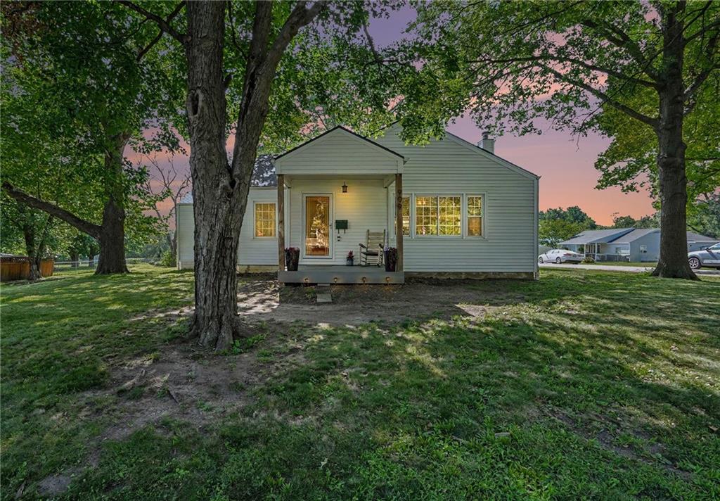 Photo 3 of 909 Pawnee Drive