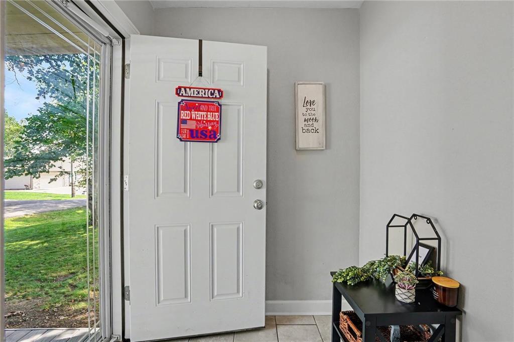 Photo 6 of 909 Pawnee Drive