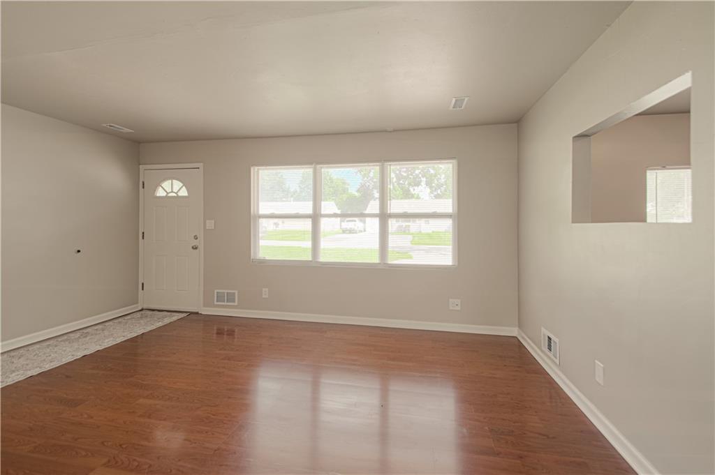 Photo 4 of 7317 E 109th Street