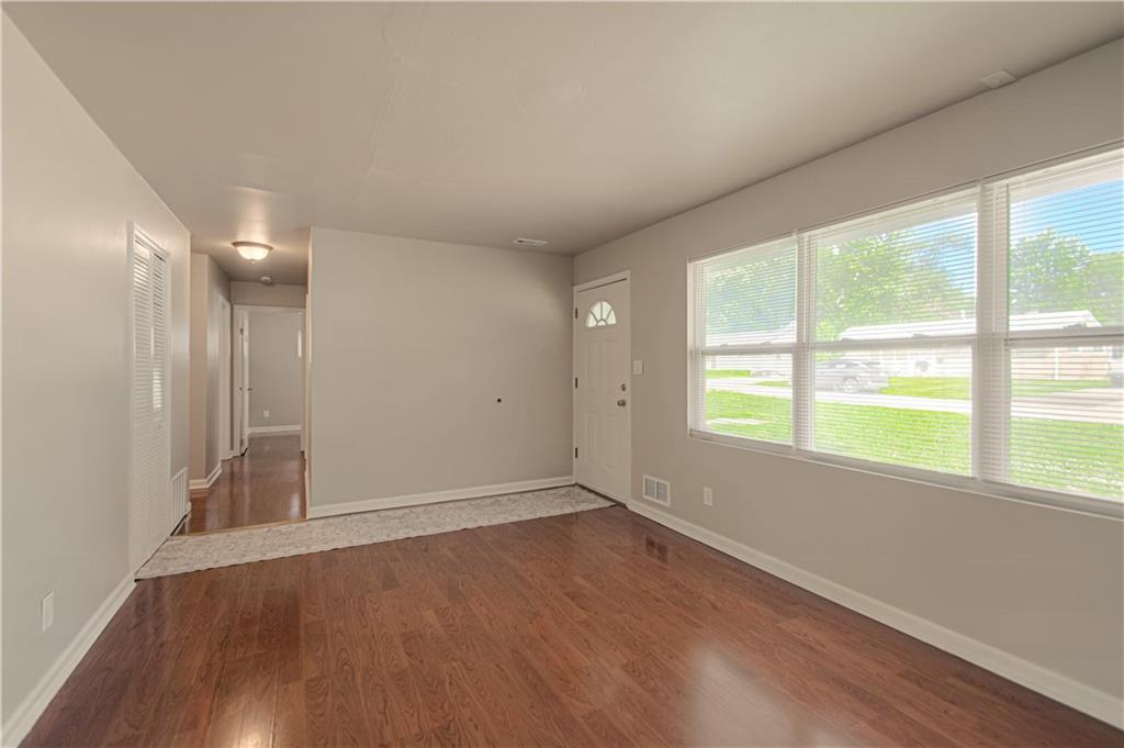Photo 5 of 7317 E 109th Street