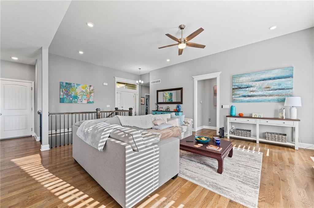 Photo 7 of 7629 N Kensington Avenue