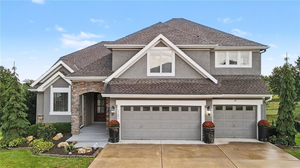 Photo 3 of 17595 N Alder Court