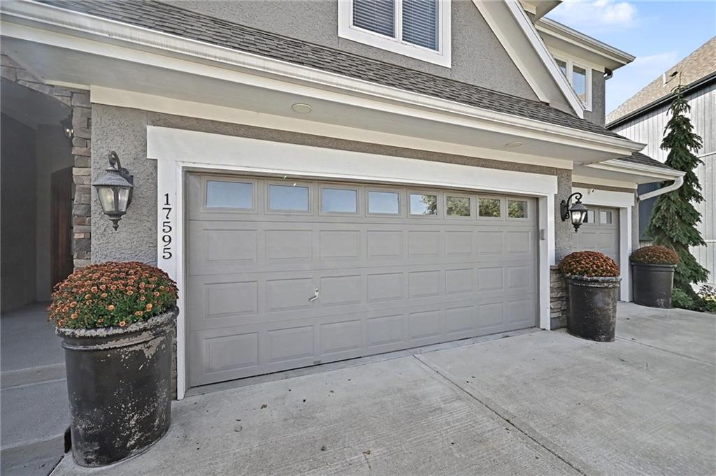 Photo 6 of 17595 N Alder Court