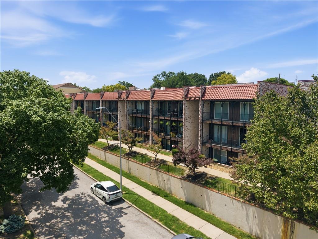 Photo of 5004 Grand Avenue #E