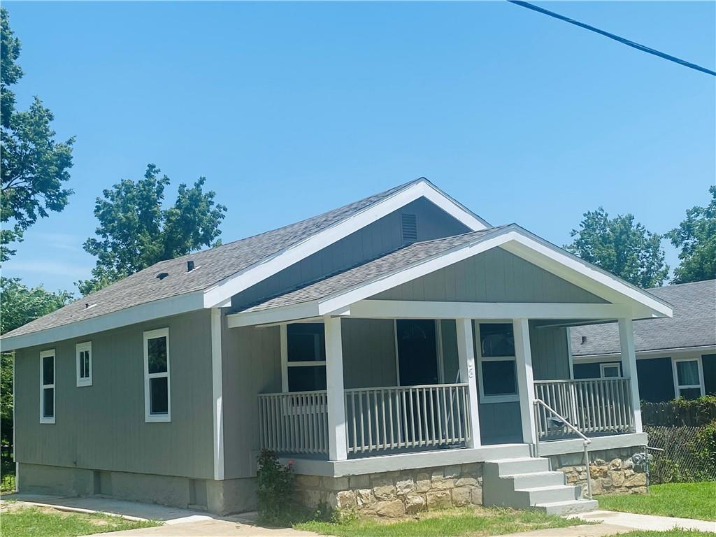 Photo 2 of 3208 Rowland Avenue