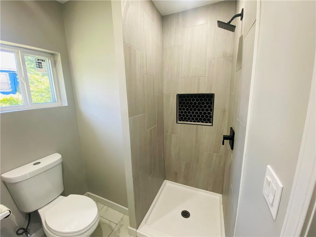 Photo 7 of 3208 Rowland Avenue