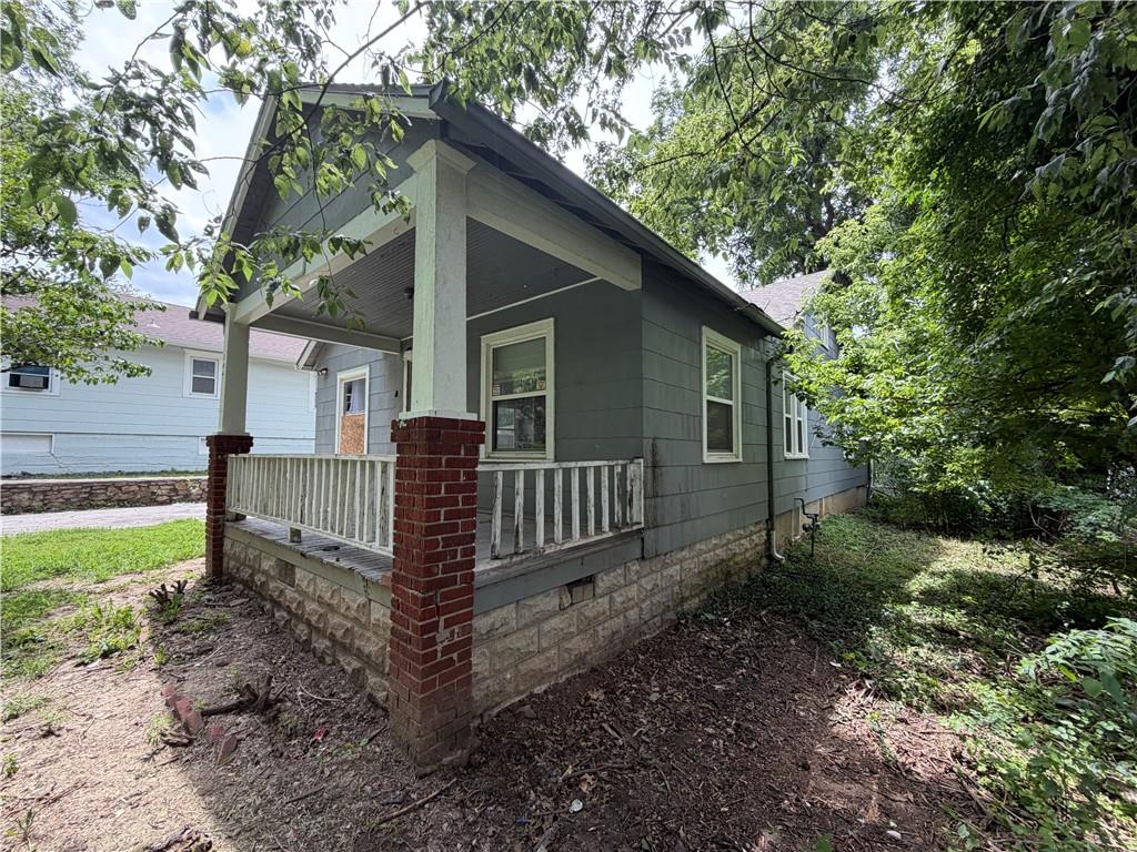 Photo 2 of 206 S Hardy Avenue