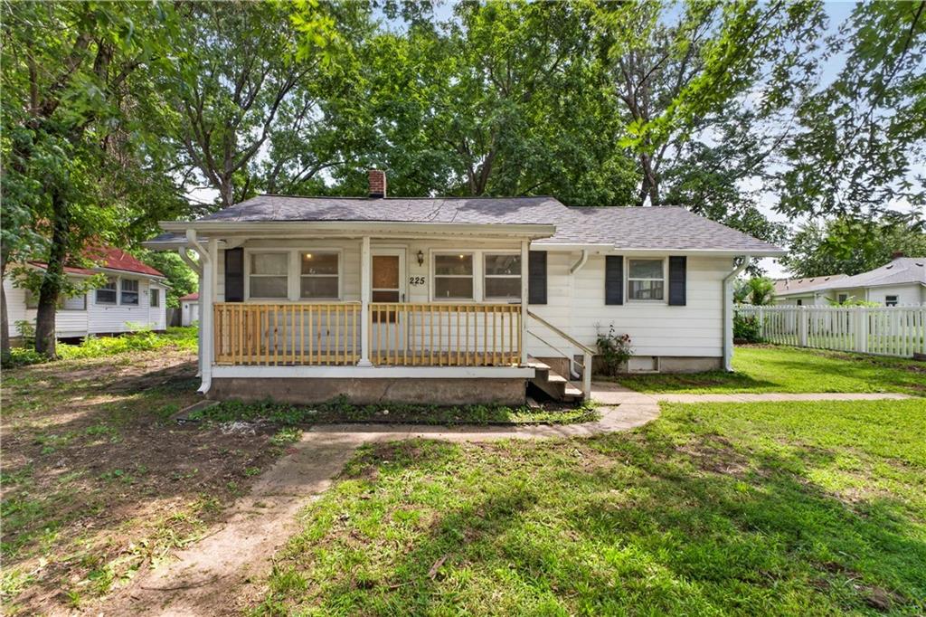 Photo of 225 S Hardy Avenue