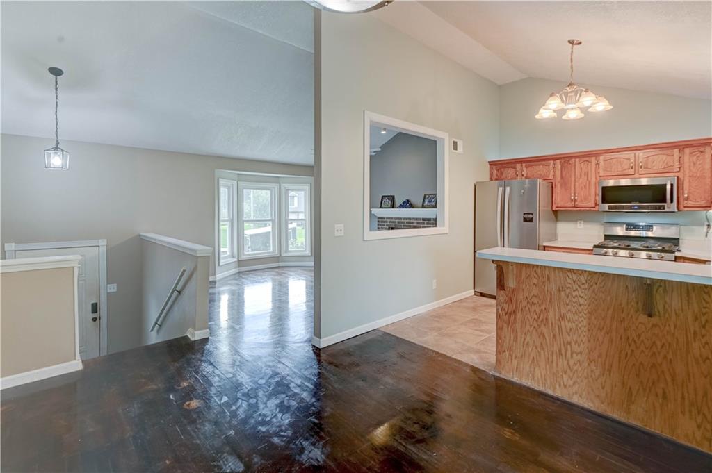 Photo 6 of 10412 N Baltimore Avenue