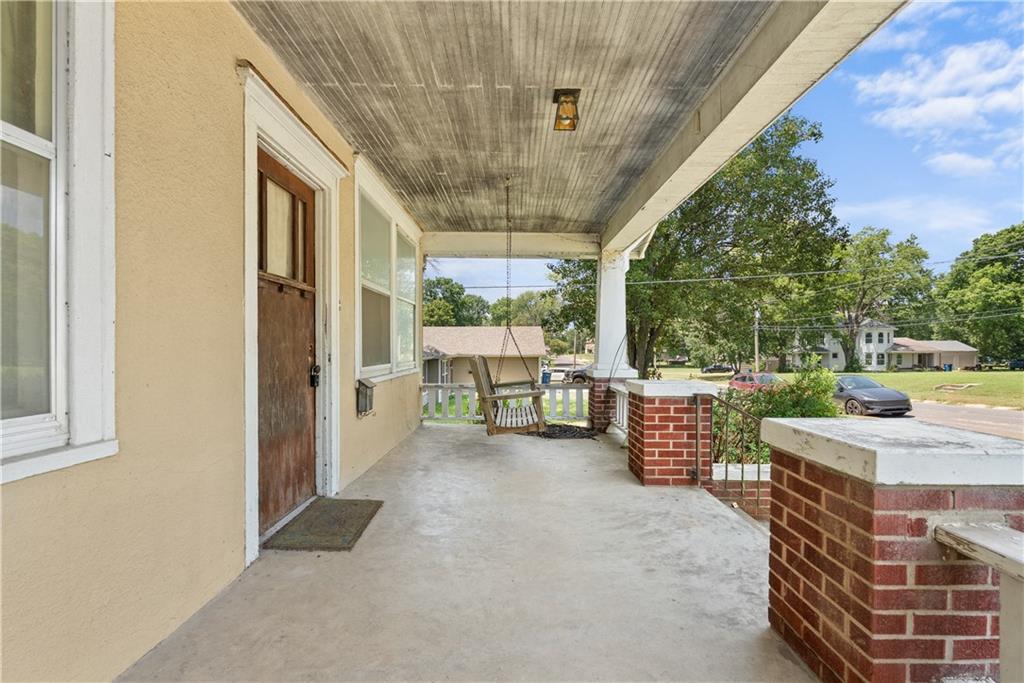 Photo 4 of 314 E Main Street