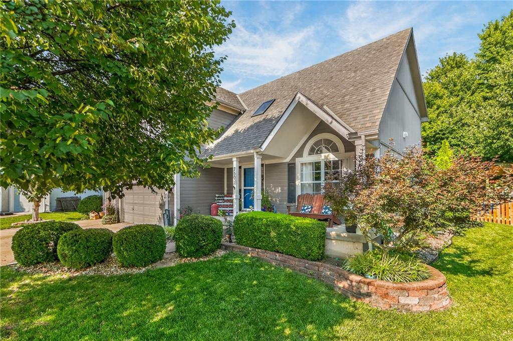Photo 5 of 2501 SW Blazing Star Place