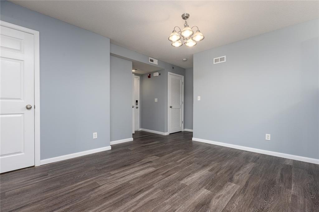Photo 5 of 8111 N LAWNDALE Avenue #1C