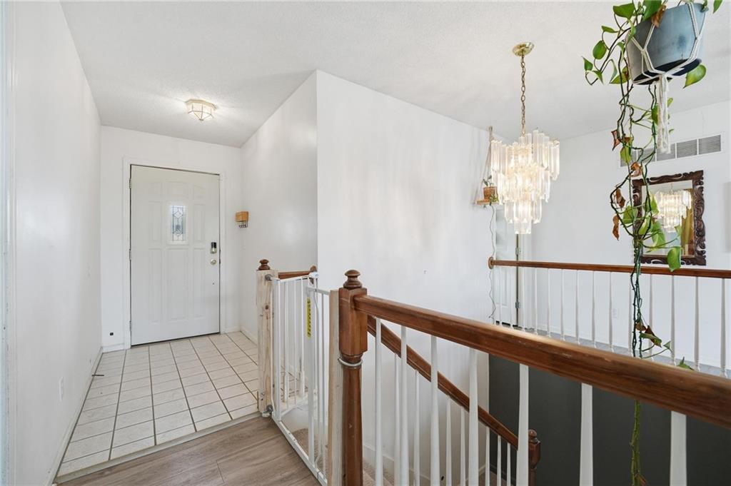 Photo 5 of 9008 BARNETT Avenue