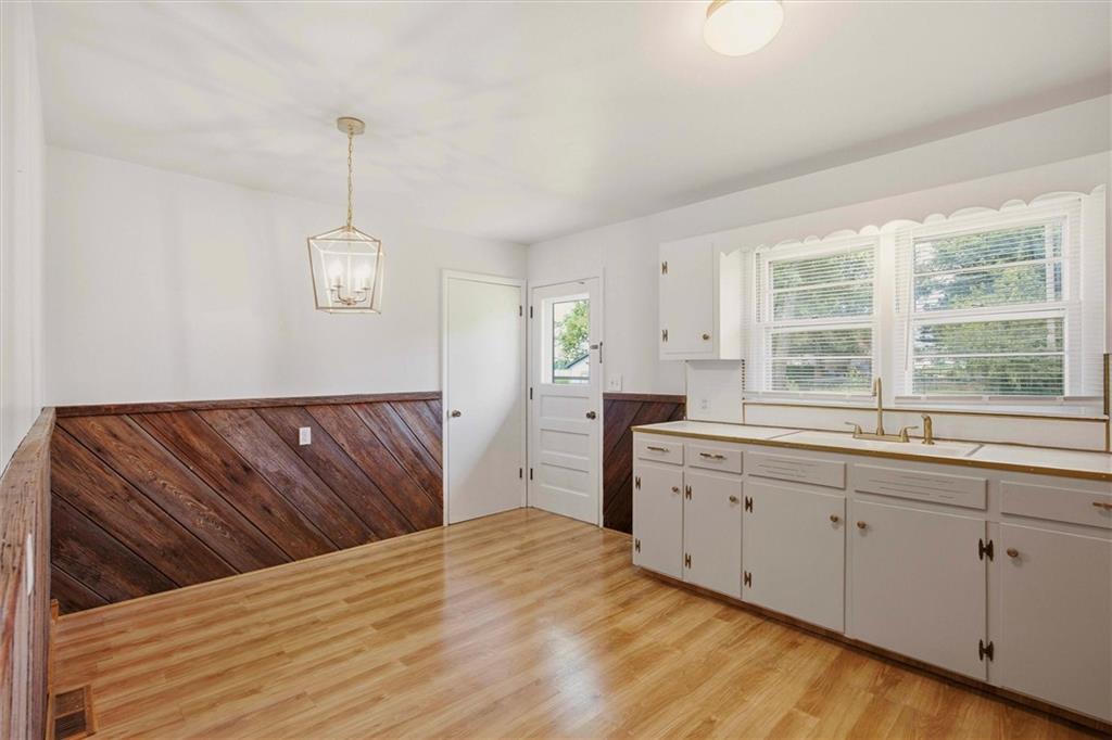 Photo 6 of 2500 Hillside Drive