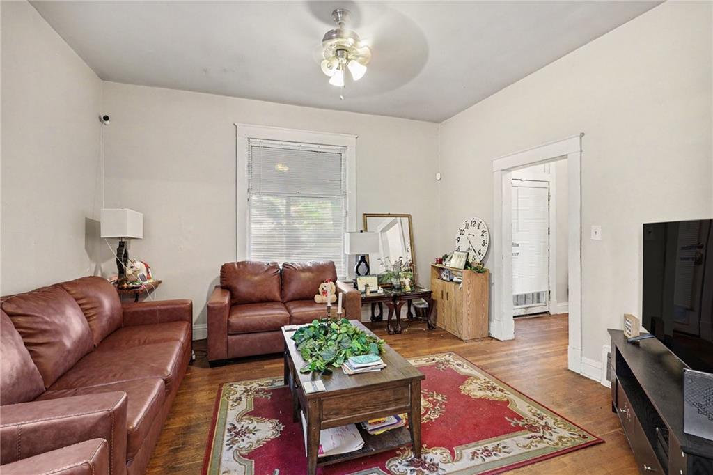Photo 6 of 3220 E 11th Street