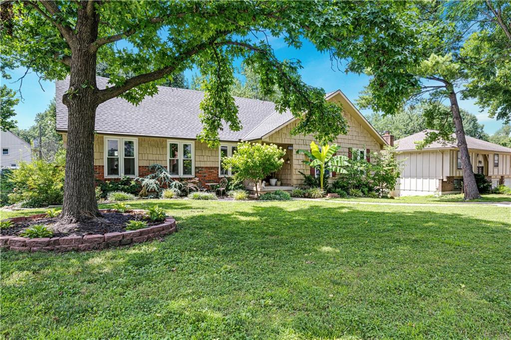 Photo 3 of 10428 GRAND Avenue
