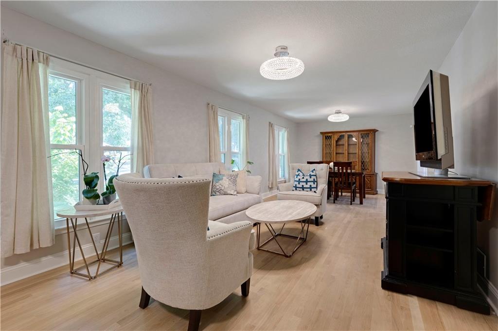 Photo 6 of 10428 GRAND Avenue
