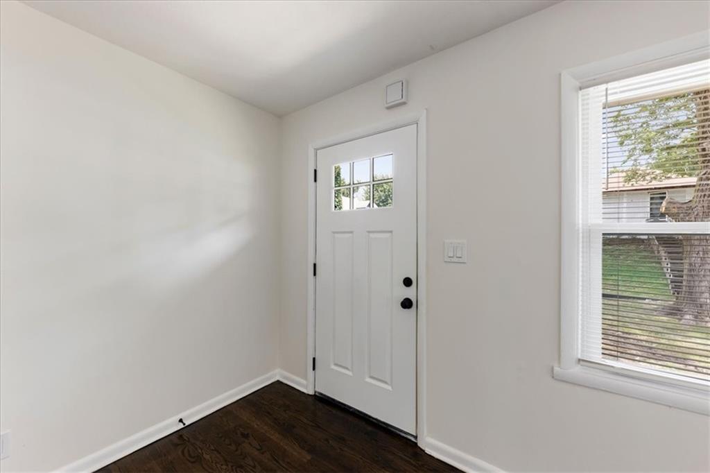 Photo 3 of 1230 Drury Avenue