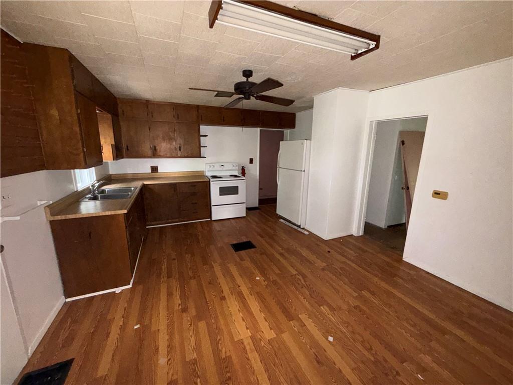 Photo 7 of 108 NW Heady Avenue
