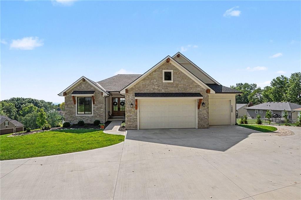 Photo 2 of 10200 River Hills Drive