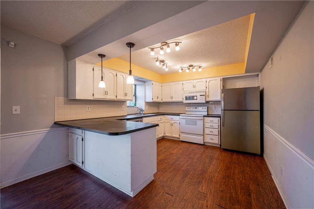 Photo 6 of 301 NW 79TH Terrace