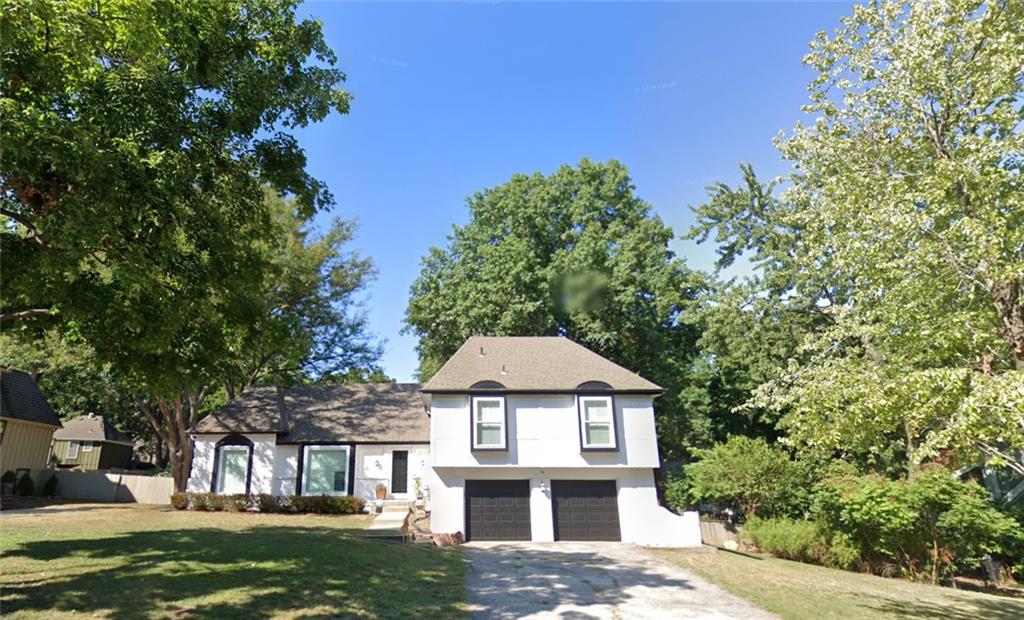 Photo of 2102 W 120th Street in Leawood, KS