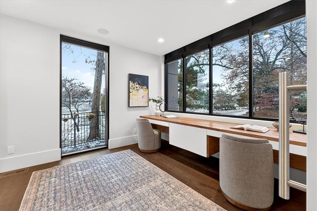 Photo 6 of 3906 W 69th Street