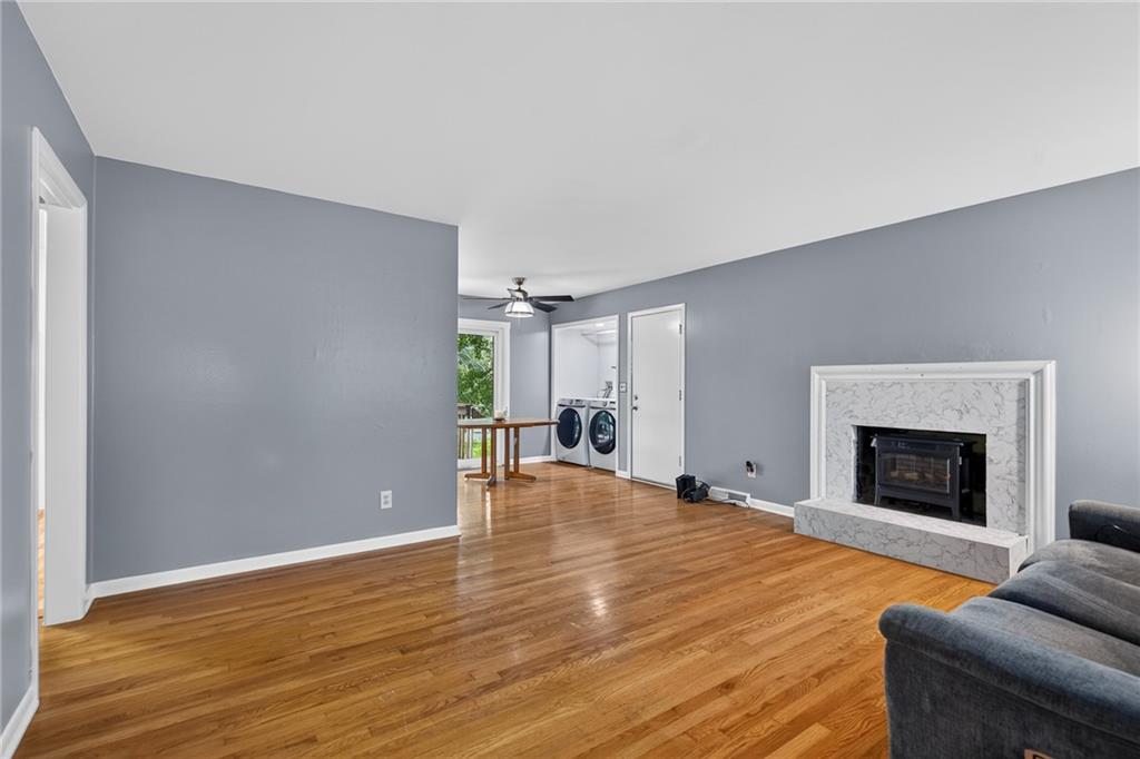 Photo 4 of 9255 Hemlock Street
