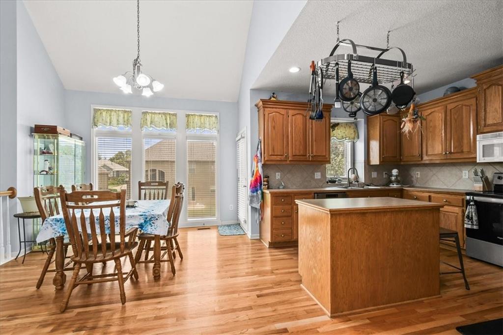 Photo 6 of 8812 N Cosby Avenue