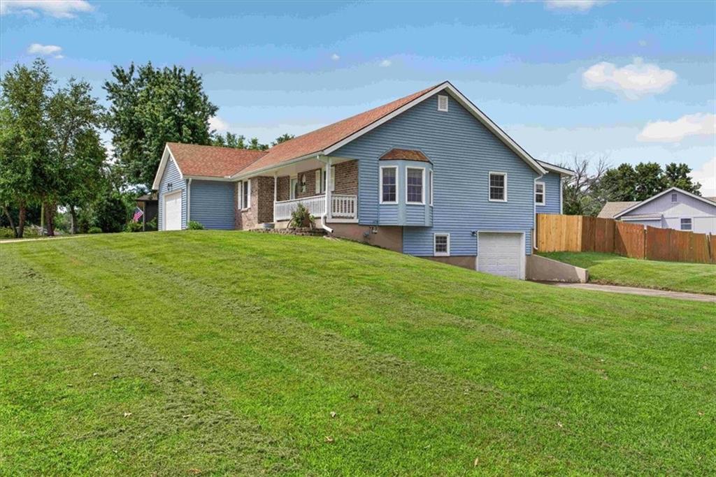 Photo 3 of 1006 N King Avenue