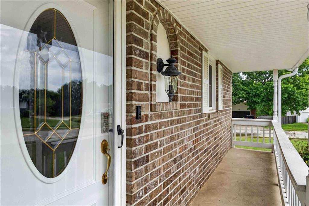 Photo 6 of 1006 N King Avenue