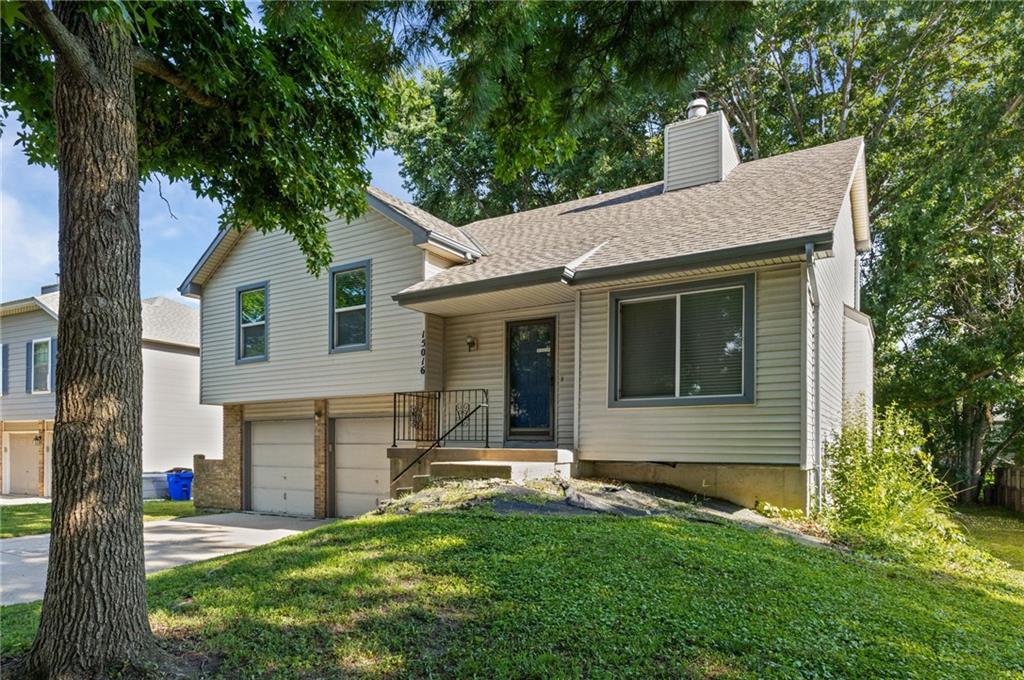 Photo 4 of 15016 W 150TH Street